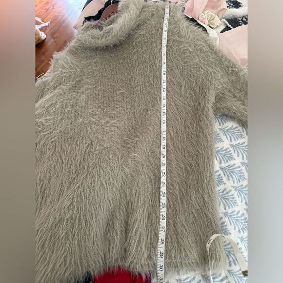 Express furry soft material oversized sweater size xl amazing quality - Picture 16 of 16